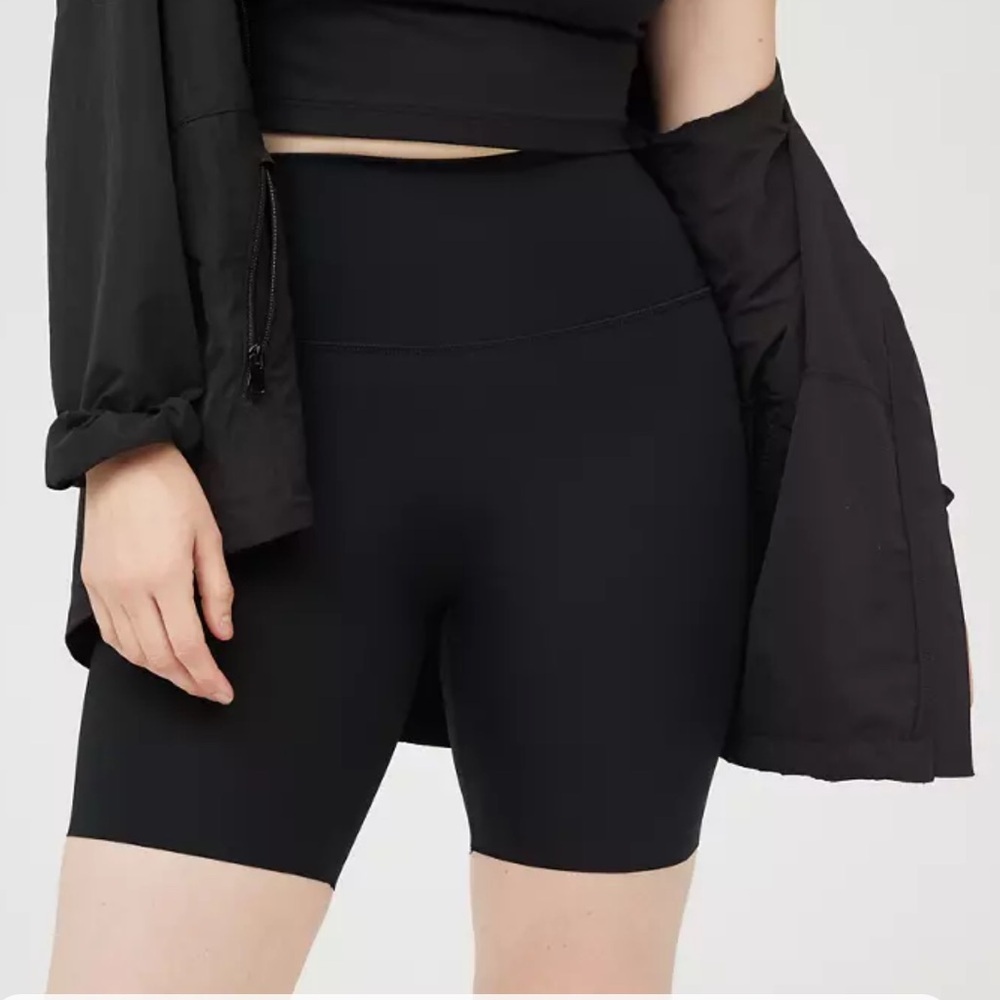 AERIE Goals Black Bike Shorts hi-rise raw hem medium